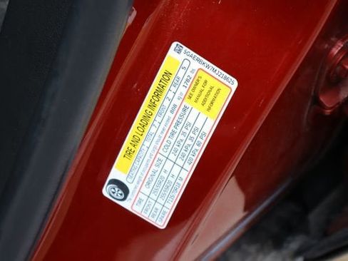 Used 2021 Buick Enclave Essence FWD image 31