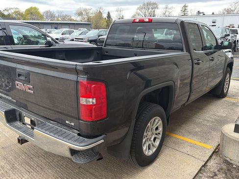 Used 2019 GMC Sierra 1500 SLE w/ SLE Value Package AWD/4WD image 4