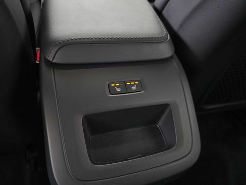 Certified 2025 Volvo XC60 B5 Plus AWD/4WD image 34