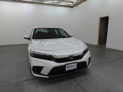 Used 2024 Honda Civic Touring image 3