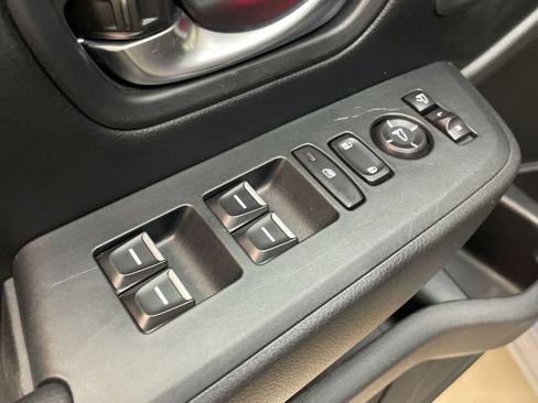 Certified 2025 Honda Pilot Black Edition image 18
