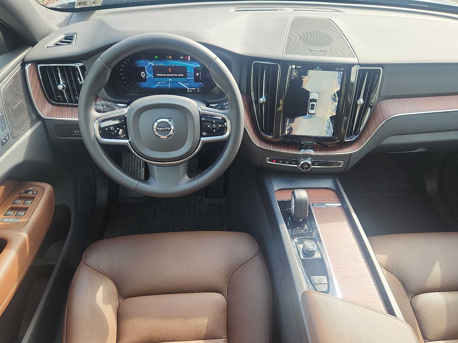 Certified 2024 Volvo XC60 T8 Plus w/ Climate Package AWD/4WD image 11