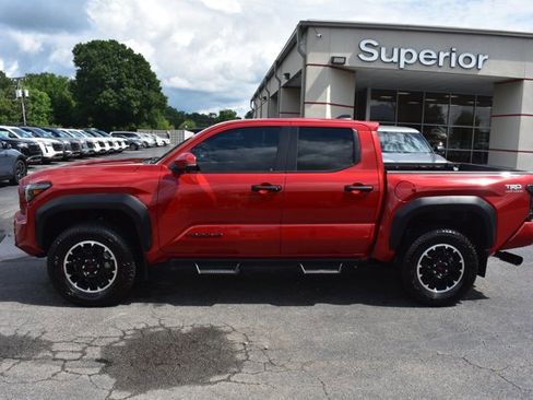 Used 2024 Toyota Tacoma TRD Off-Road w/ TRD Off Road Premium Package AWD/4WD image 9