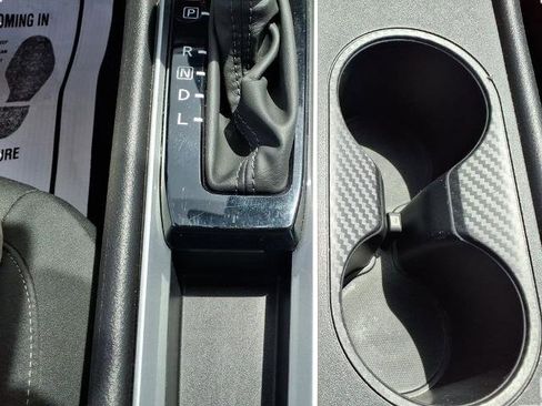 Used 2025 Nissan Altima 2.5 SV FWD image 24