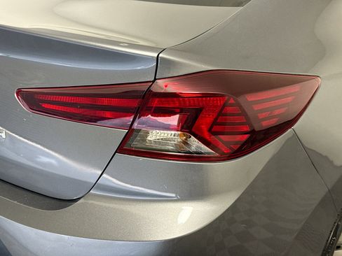 Used 2020 Hyundai Elantra SEL FWD image 33