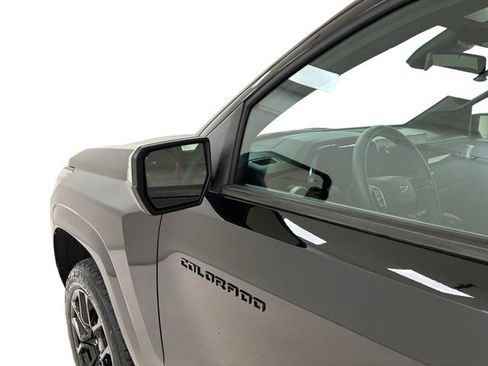 Certified 2024 Chevrolet Colorado Z71 w/ LPO, Dark Essentials Package AWD/4WD image 10