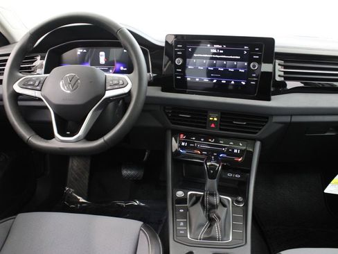 New 2026 Volkswagen Jetta SE FWD image 9