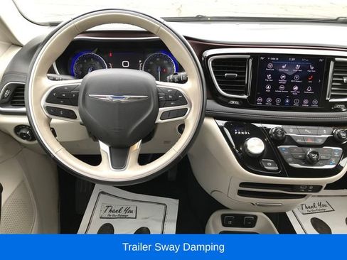 Used 2019 Chrysler Pacifica Limited FWD image 7