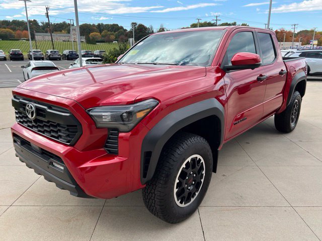 Used 2024 Toyota Tacoma TRD Off-Road w/ TRD Off Road Premium Package AWD/4WD image 4