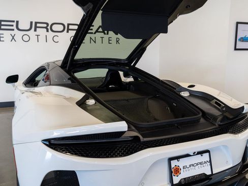 Used 2022 McLaren GT image 35