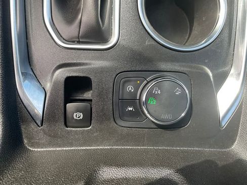 Certified 2023 Chevrolet Traverse LT AWD/4WD image 39