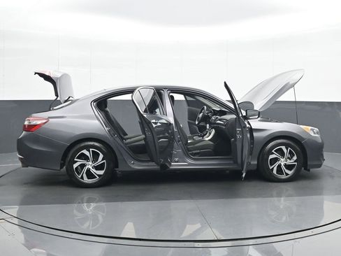 Used 2017 Honda Accord LX image 26