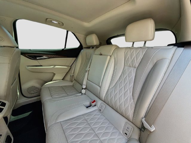 Used 2022 Buick Envision Avenir w/ Technology Package II FWD image 21