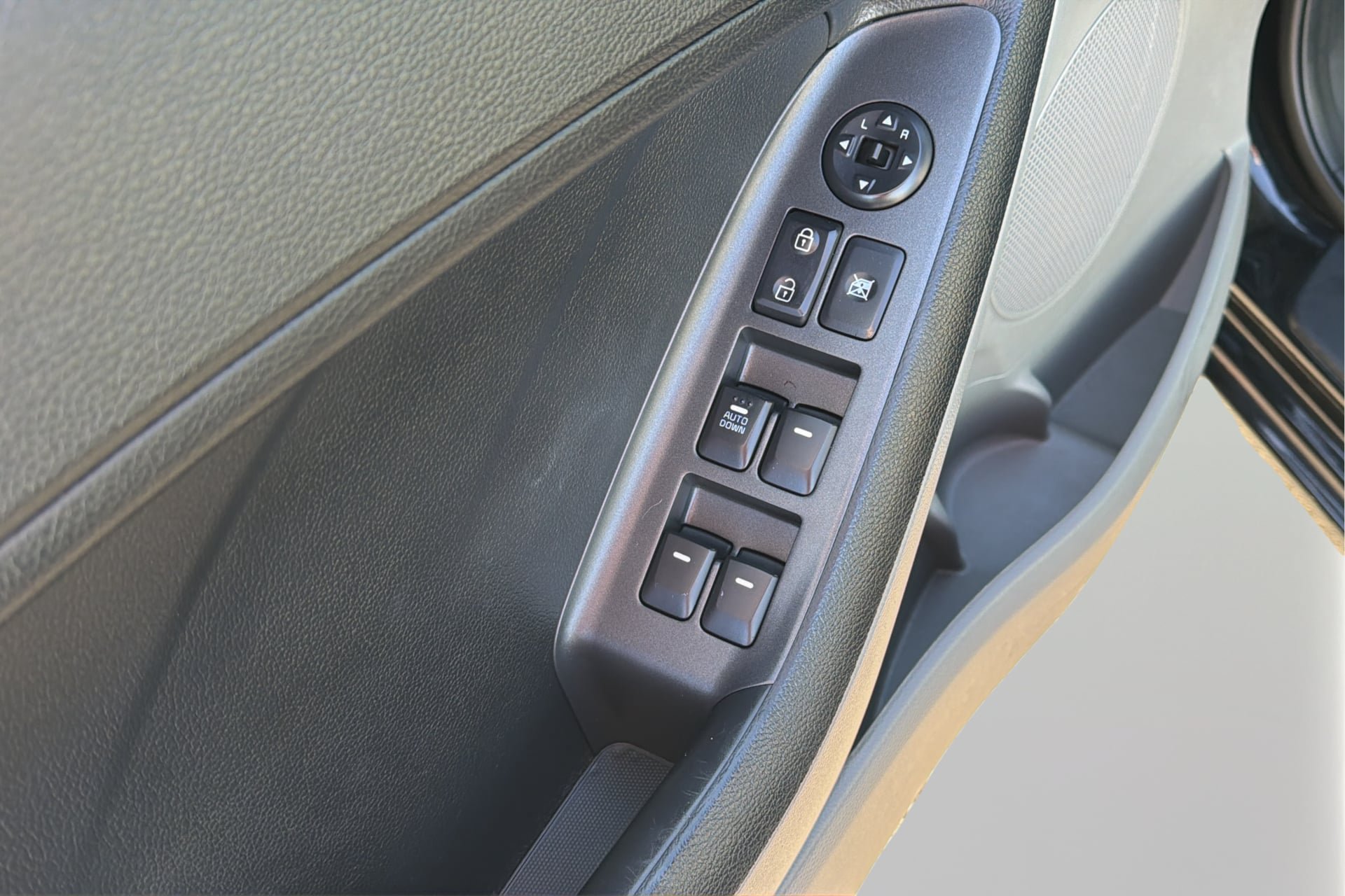 Used 2016 Kia Forte LX FWD image 19