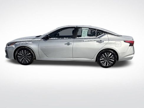 Used 2024 Nissan Altima 2.5 SV image 6