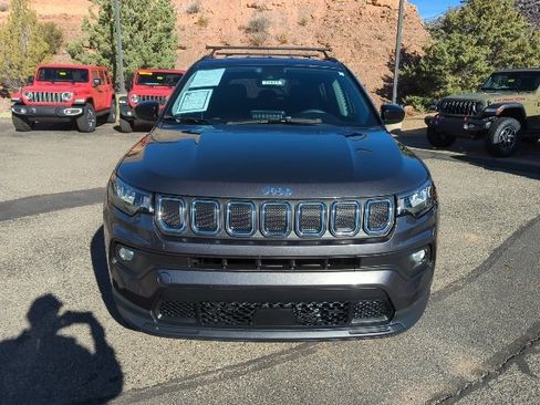 Certified 2022 Jeep Compass Latitude image 2