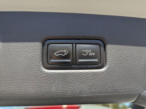 Certified 2024 Kia Carnival SX image 9