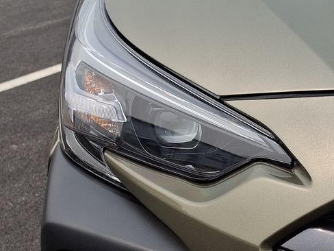 Certified 2025 Subaru Outback Premium AWD/4WD image 9