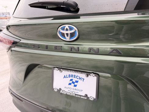 Used 2024 Toyota Sienna XLE image 42