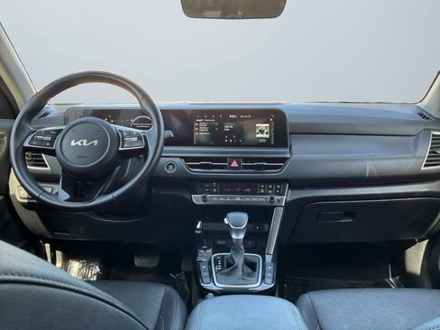 Used 2026 Kia Seltos EX FWD image 9