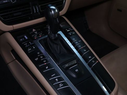 Used 2019 Porsche Macan image 38