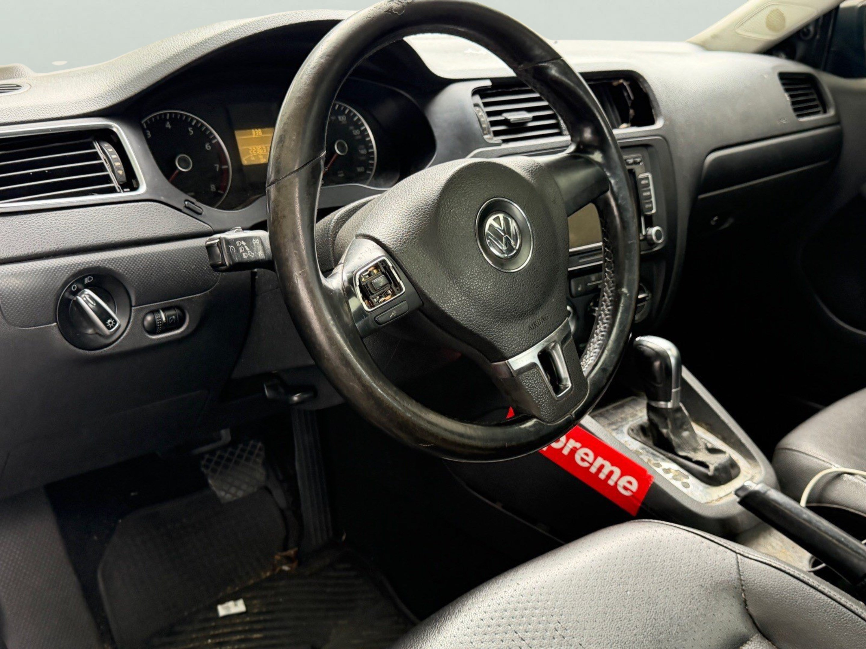 Used 2012 Volkswagen Jetta SE FWD image 17