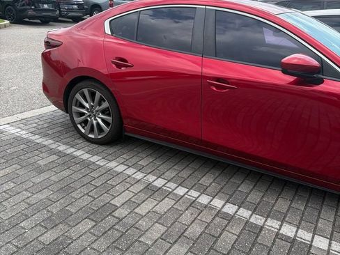 Used 2021 MAZDA MAZDA3 s FWD image 3