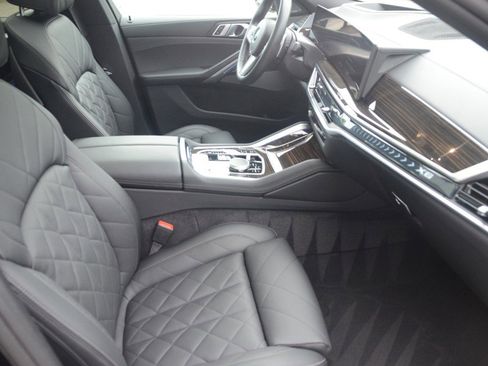 Used 2025 BMW X6 xDrive40i image 4