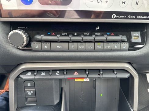 New 2024 Toyota Tundra Limited AWD/4WD image 17