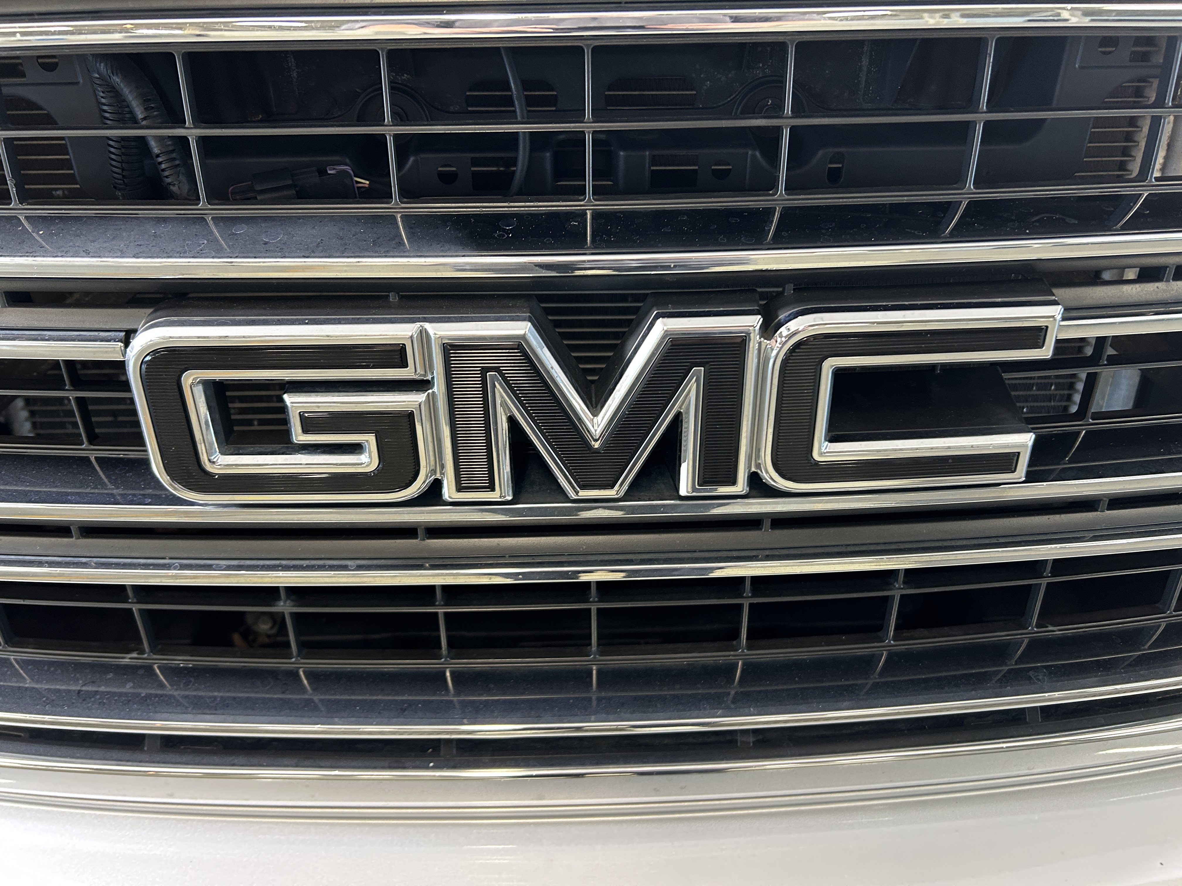 Used 2016 GMC Yukon SLE w/ Convenience Package AWD/4WD image 8