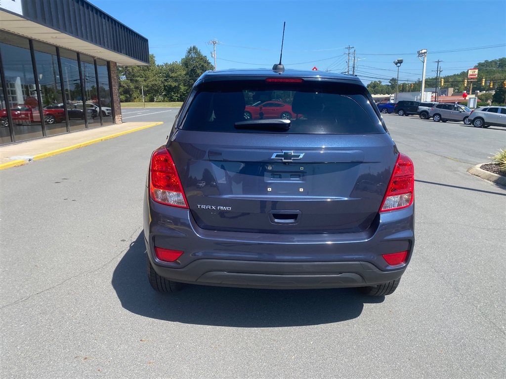 Used 2019 Chevrolet Trax LS w/ Tint and Cruise Package AWD/4WD image 5