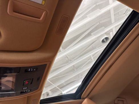 Used 2024 Lexus ES 250 w/ Premium Package image 48