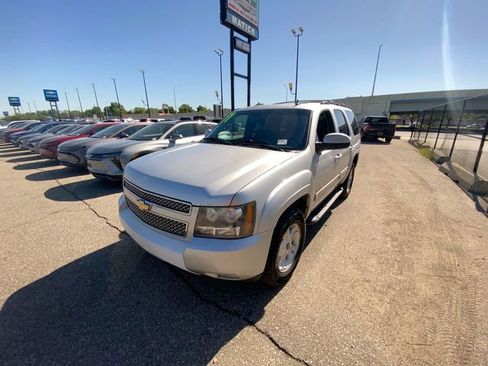 Used 2011 Chevrolet Tahoe LT w/ Luxury Package AWD/4WD image 11