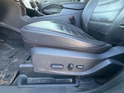 Used 2017 Ford Escape Titanium AWD/4WD image 9