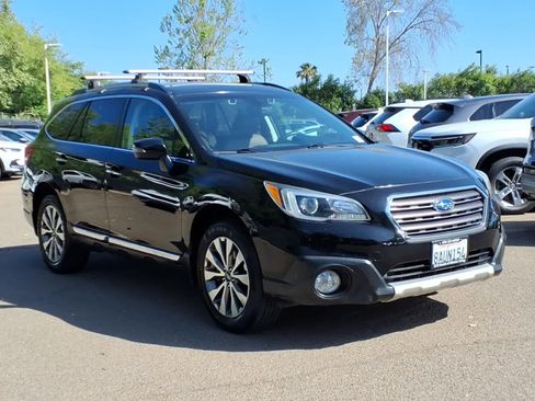 Used 2017 Subaru Outback 2.5i Touring AWD/4WD image 3