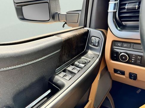 Used 2023 Ford F250 Lariat w/ Sport Appearance Package AWD/4WD image 22