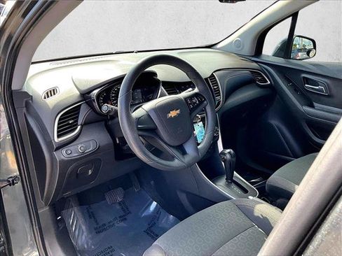 Used 2020 Chevrolet Trax LS FWD image 14