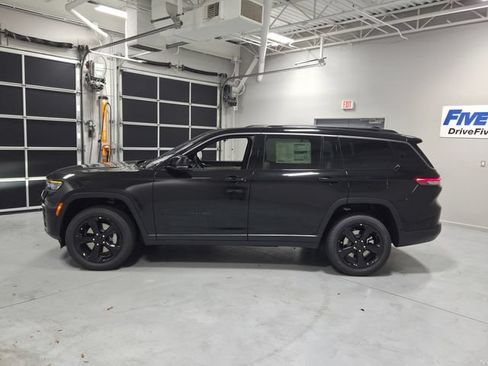 New 2026 Jeep Grand Cherokee L Limited w/ Limited Altitude Package RWD image 4