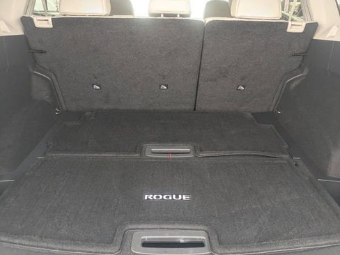 Used 2023 Nissan Rogue SL w/ SL Premium Package image 31