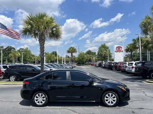 Used 2024 Toyota Corolla LE FWD image 11
