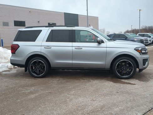 Used 2023 Ford Expedition Limited image 9