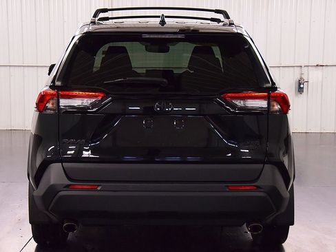 Used 2022 Toyota RAV4 XLE AWD/4WD image 6