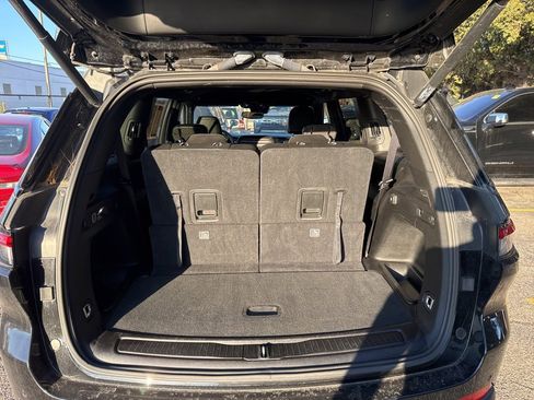 Used 2024 Jeep Grand Cherokee L Limited w/ Luxury Tech Group II image 5