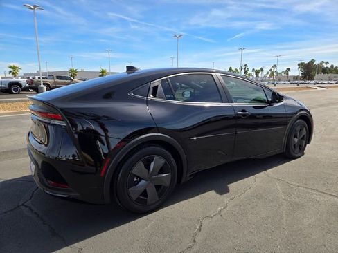 Used 2025 Toyota Prius LE image 4