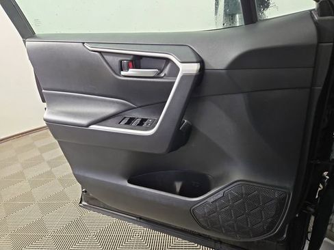 Used 2025 Toyota RAV4 XLE image 29
