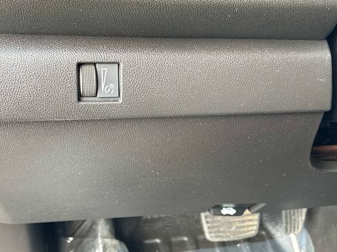 Used 2023 Chevrolet Colorado W/T RWD image 28