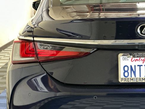 Used 2020 Lexus ES 350 w/ Luxury Package image 49