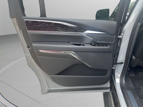 New 2026 Cadillac Escalade IQ Luxury 1 w/ LPO, Floor Liner Package AWD/4WD image 18