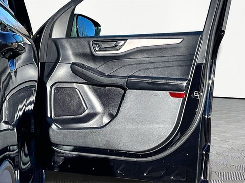 Certified 2022 Ford Escape SE w/ Cold Weather Package image 24