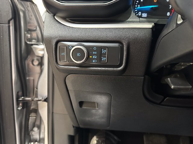 Used 2021 Ford Explorer XLT w/ Equipment Group 202A AWD/4WD image 18